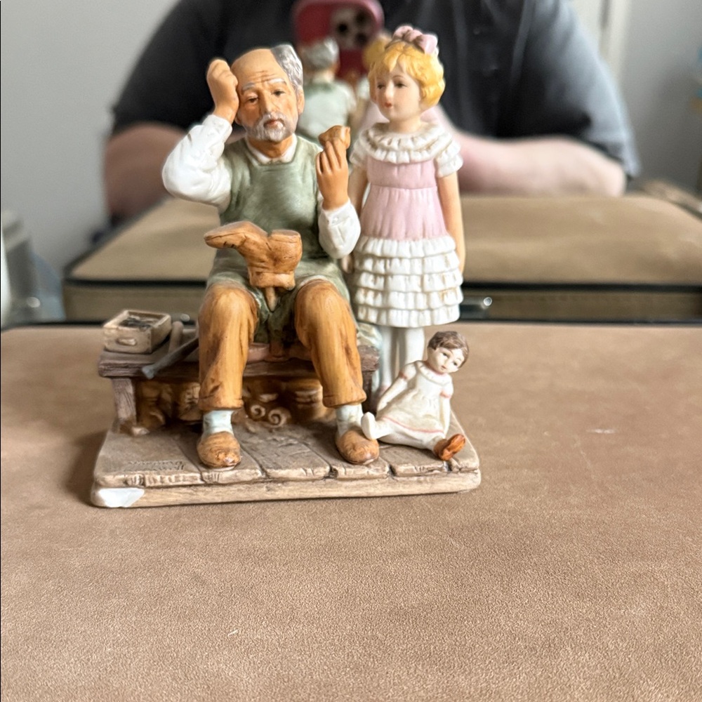 Norman Rockwell “The Cobbler” Figurine 1986 Museum Licensed Vintage READ